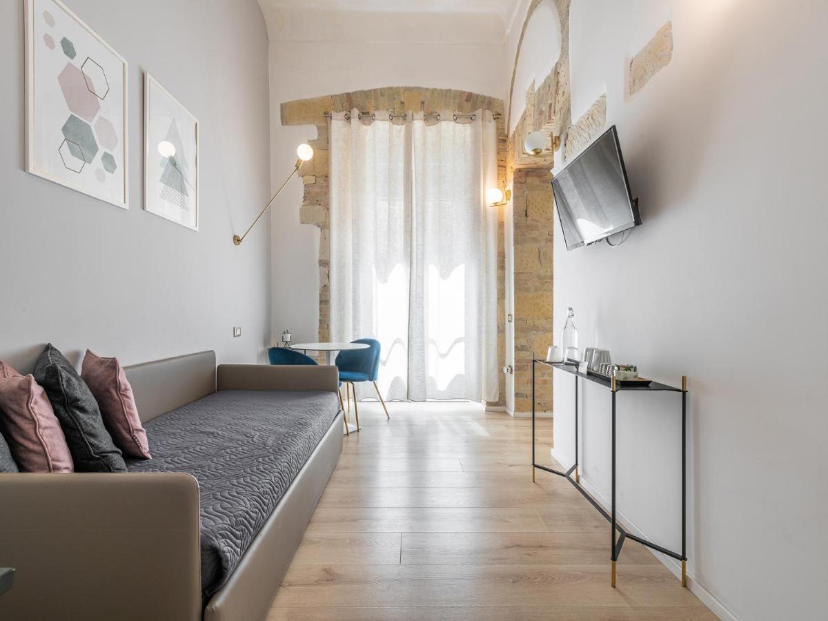 Orma Design Rooms - Historic Centre Кальярі Екстер'єр фото