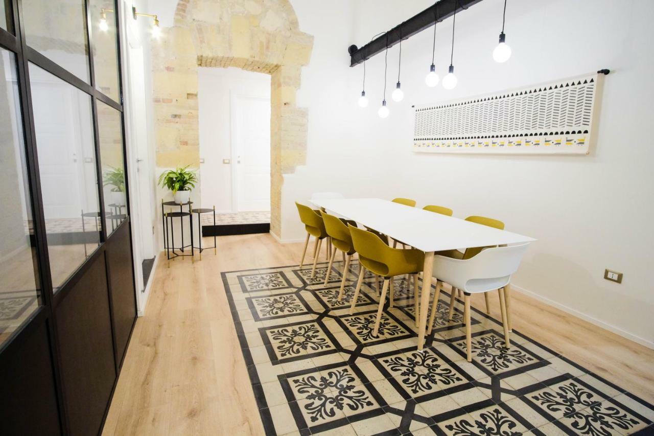 Orma Design Rooms - Historic Centre Кальярі Екстер'єр фото